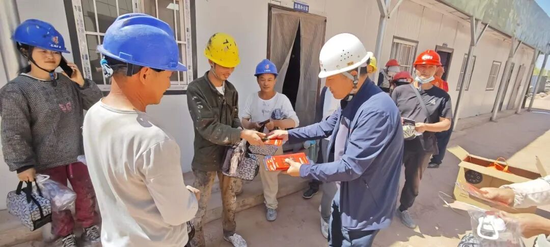 空港园区建设管理局开展安全生产宣传检查   